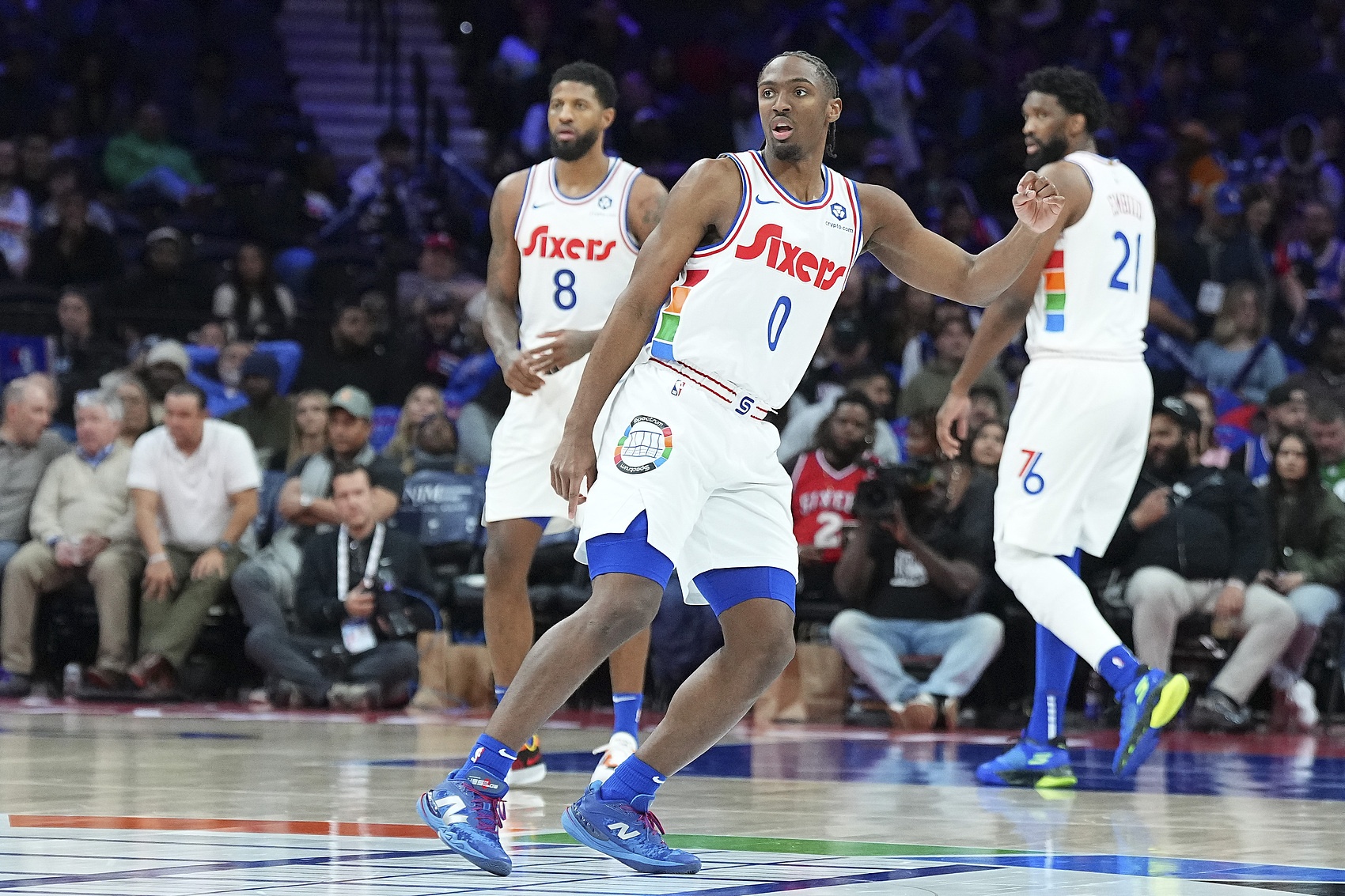 官方网站-记者：恩比德赛季首次扣篮 若健康开启季后赛 76人在东部不可忽视